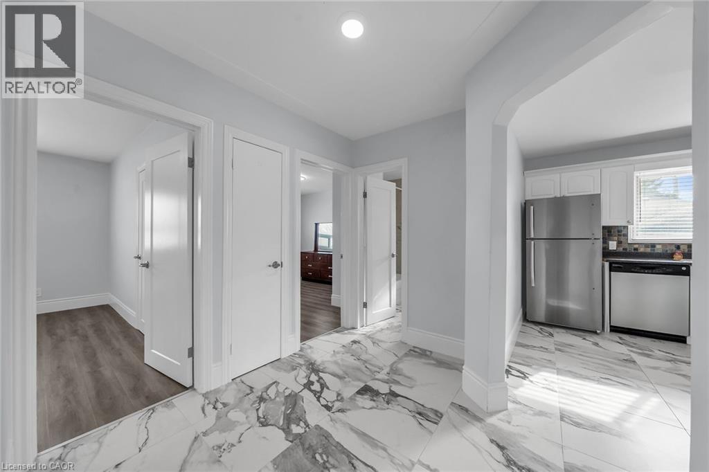 8 SHYNAL Avenue, Hamilton, Ontario, L8H6K1 — Photo 6