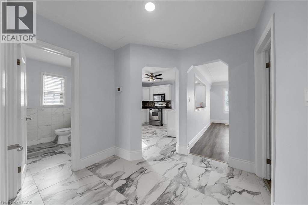 8 SHYNAL Avenue, Hamilton, Ontario, L8H6K1 — Photo 7