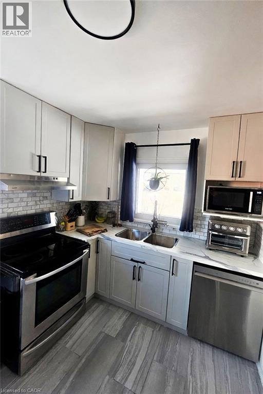 34 CHRISTOPHER Drive, Cambridge, Ontario, N1R4R4 — Photo 7