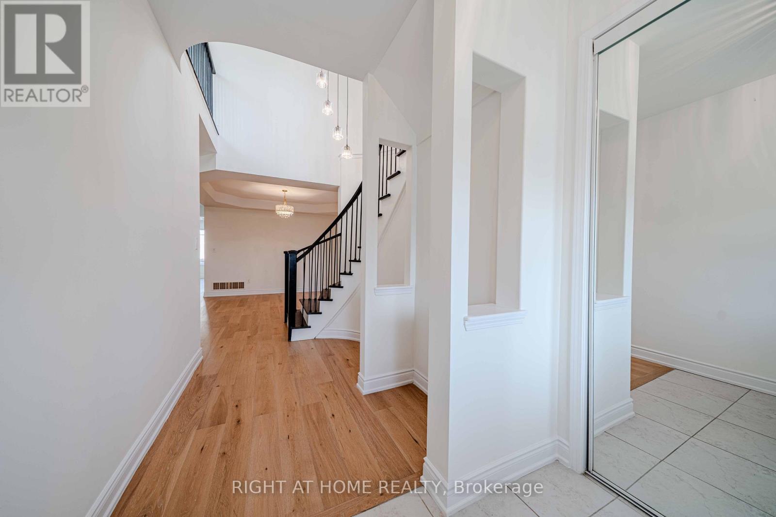 3 LEADENHALL ROAD, Brampton (Northwest Brampton), Ontario, L7A0B2 — Photo 3