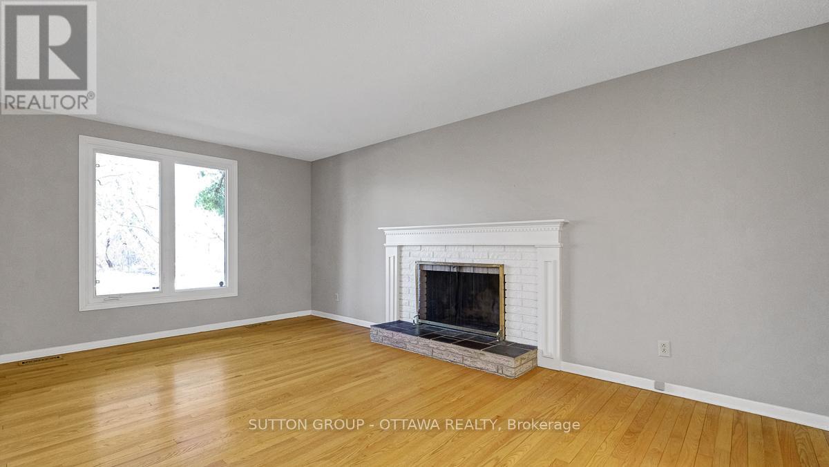 38 BEAVER RIDGE, Ottawa, Ontario, K2E6C7 — Photo 11