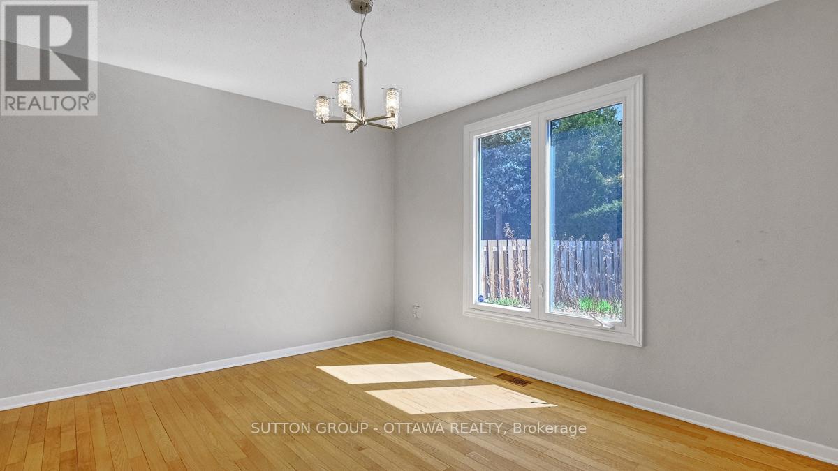 38 BEAVER RIDGE, Ottawa, Ontario, K2E6C7 — Photo 16