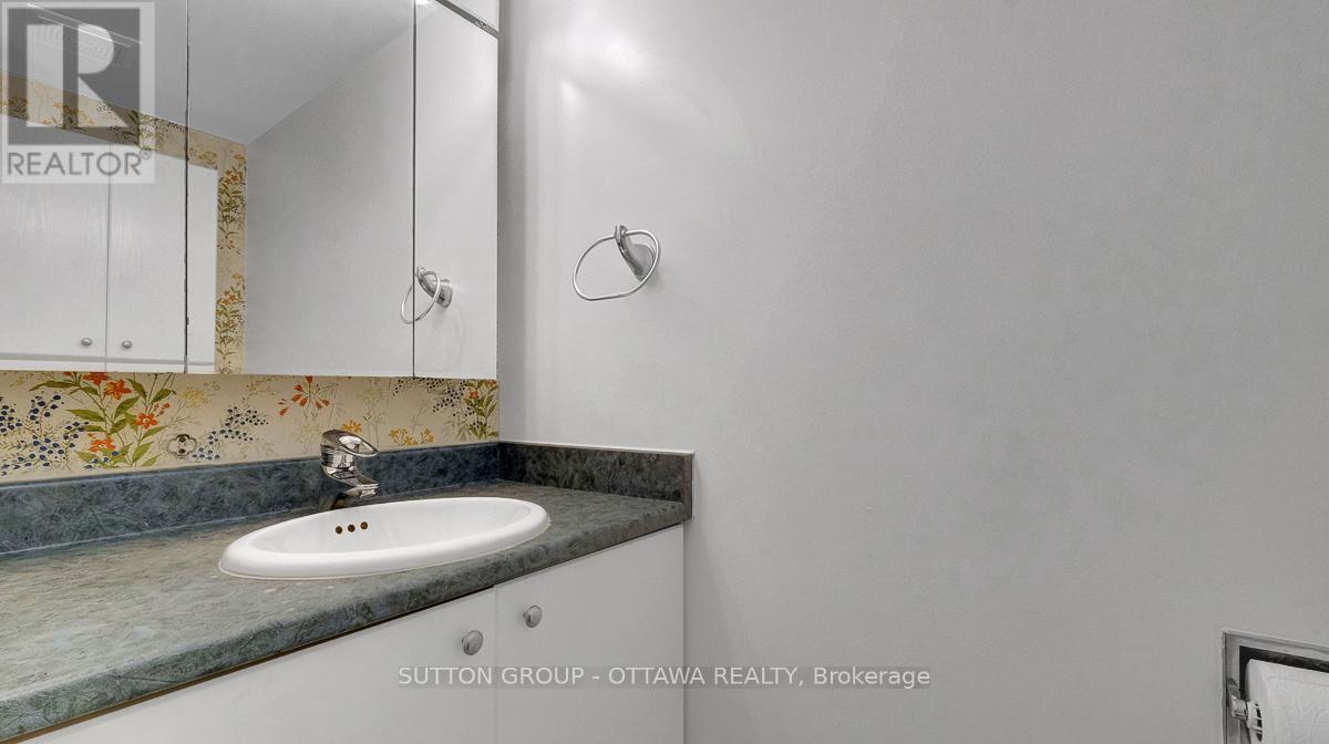 38 BEAVER RIDGE, Ottawa, Ontario, K2E6C7 — Photo 24