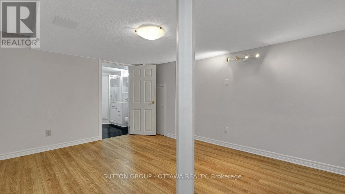 38 BEAVER RIDGE, Ottawa, Ontario, K2E6C7 — Photo 38