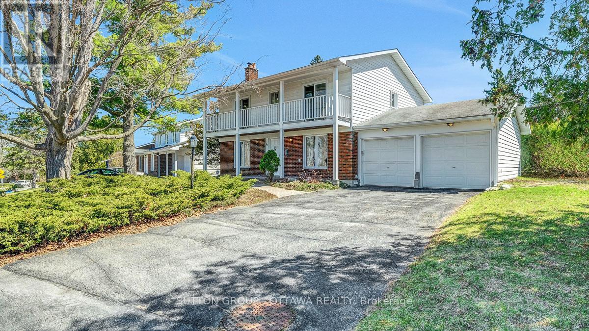 38 BEAVER RIDGE, Ottawa, Ontario, K2E6C7 — Photo 4