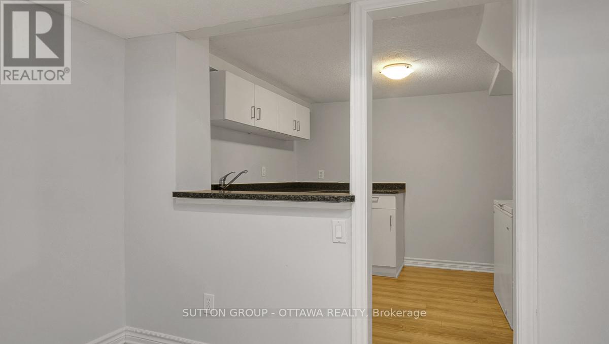 38 BEAVER RIDGE, Ottawa, Ontario, K2E6C7 — Photo 41