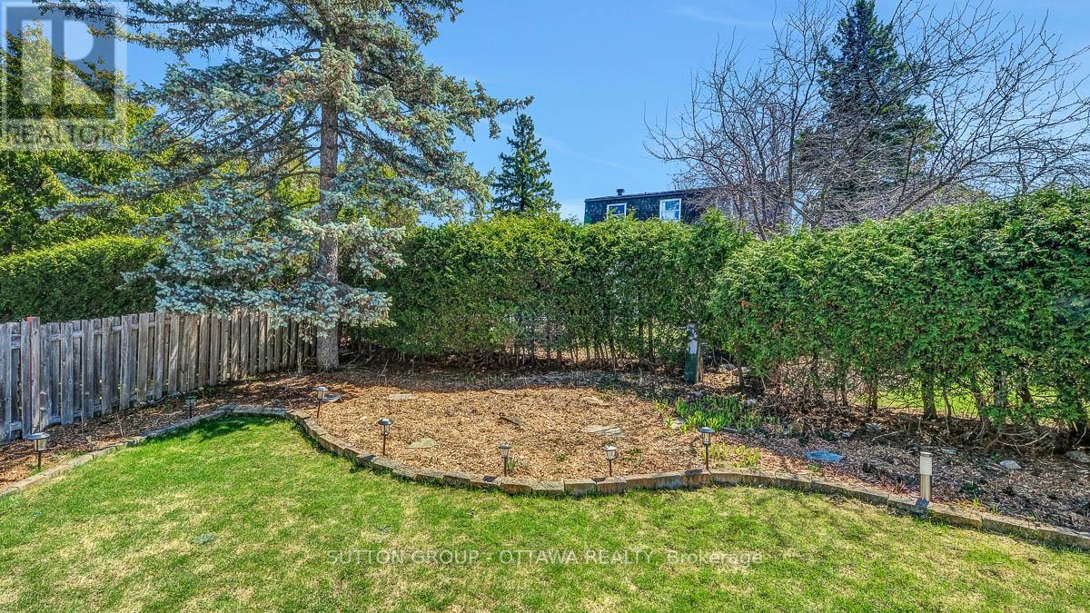 38 BEAVER RIDGE, Ottawa, Ontario, K2E6C7 — Photo 45