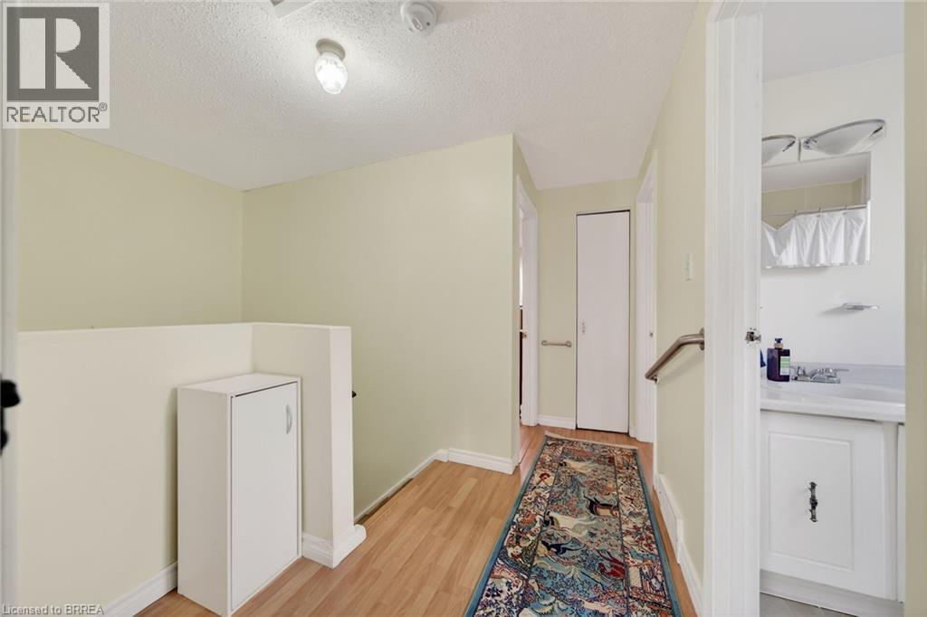 34 ENFIELD Crescent, Brantford, Ontario, N3P1B2 — Photo 13