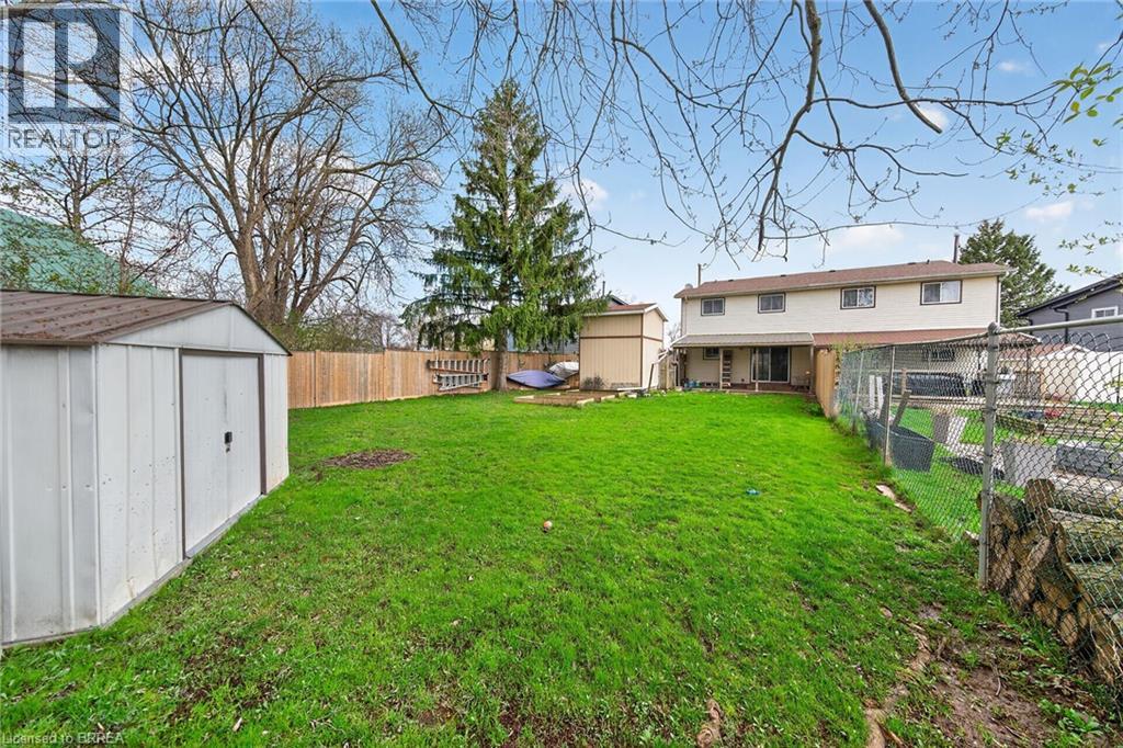 34 ENFIELD Crescent, Brantford, Ontario, N3P1B2 — Photo 32