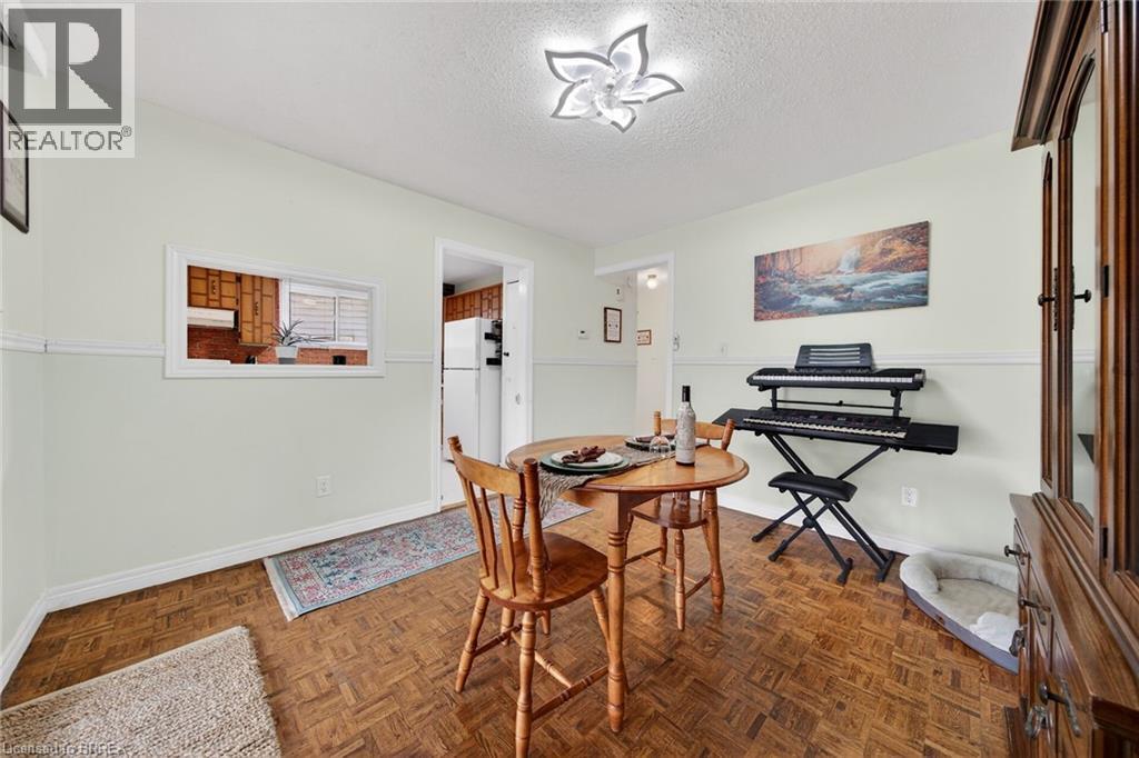 34 ENFIELD Crescent, Brantford, Ontario, N3P1B2 — Photo 9