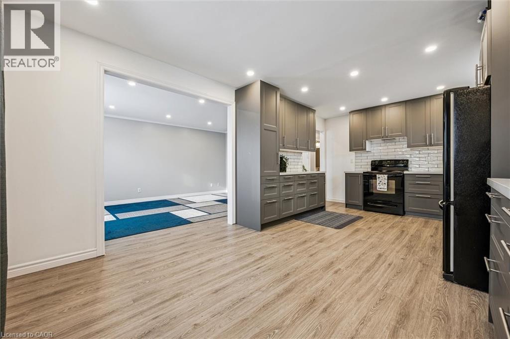 263 THE COUNTRY Way, Kitchener, Ontario, N2E2V6 — Photo 10