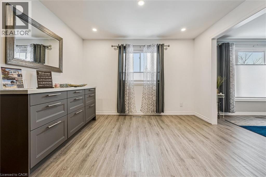 263 THE COUNTRY Way, Kitchener, Ontario, N2E2V6 — Photo 13