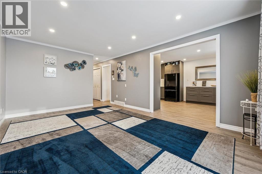 263 THE COUNTRY Way, Kitchener, Ontario, N2E2V6 — Photo 17