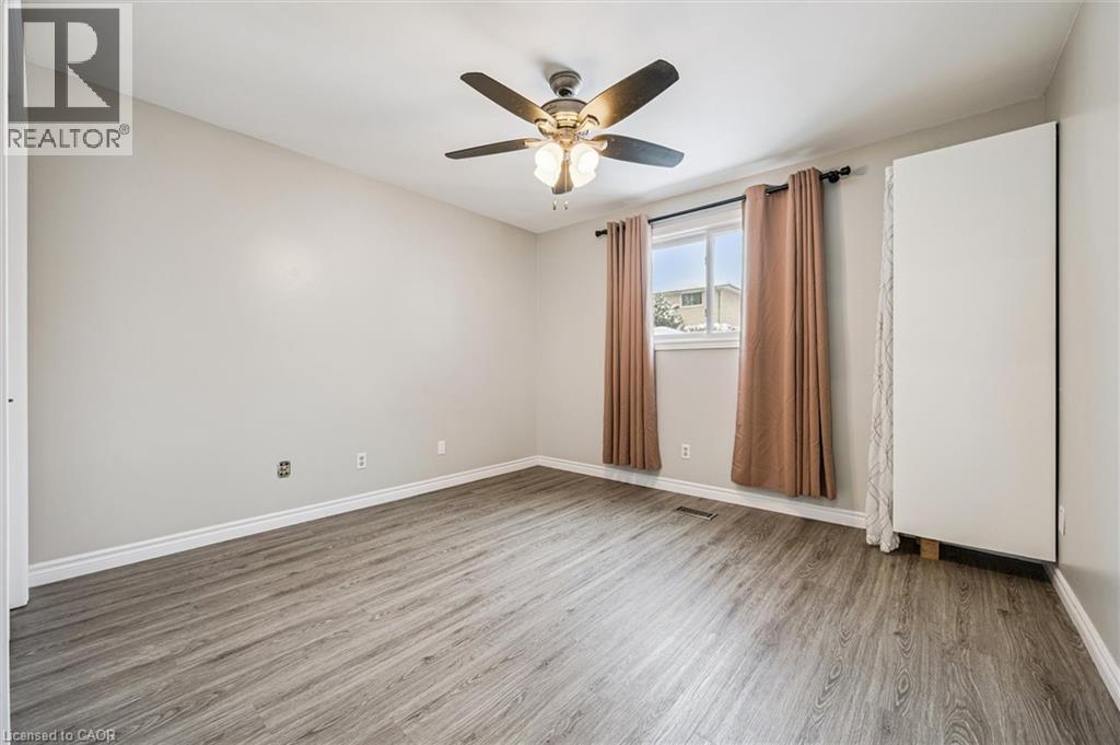 263 THE COUNTRY Way, Kitchener, Ontario, N2E2V6 — Photo 23