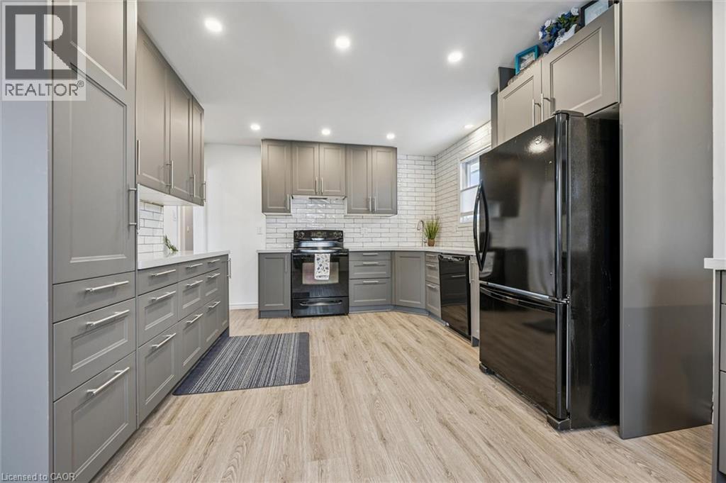 263 THE COUNTRY Way, Kitchener, Ontario, N2E2V6 — Photo 7