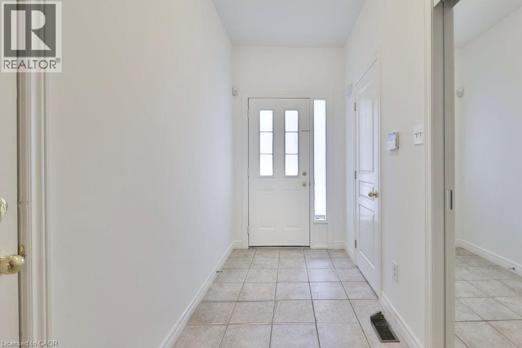 2169 ORCHARD Road Unit# 19, Burlington, Ontario, L7L7H9 — Photo 8