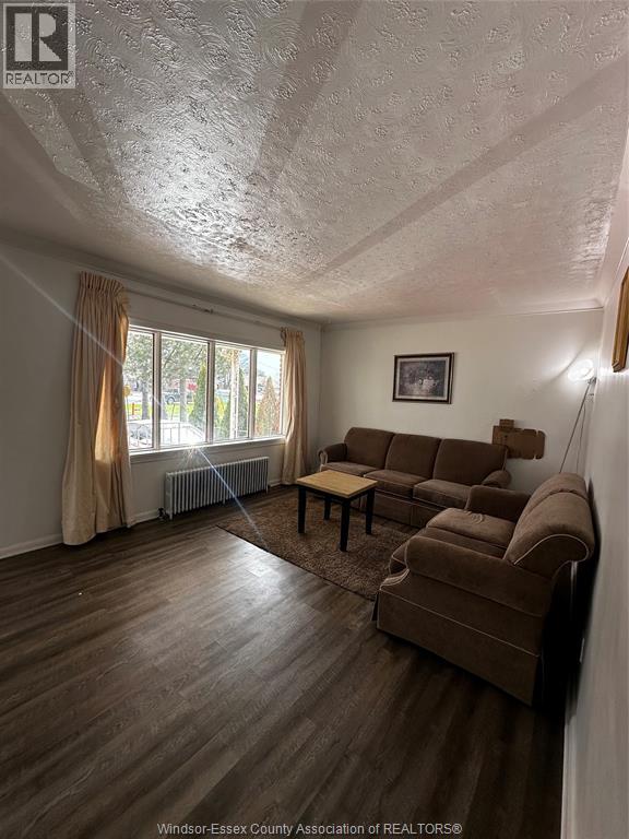 542 CHARLES, Windsor, Ontario, N8X3G3 — Photo 2