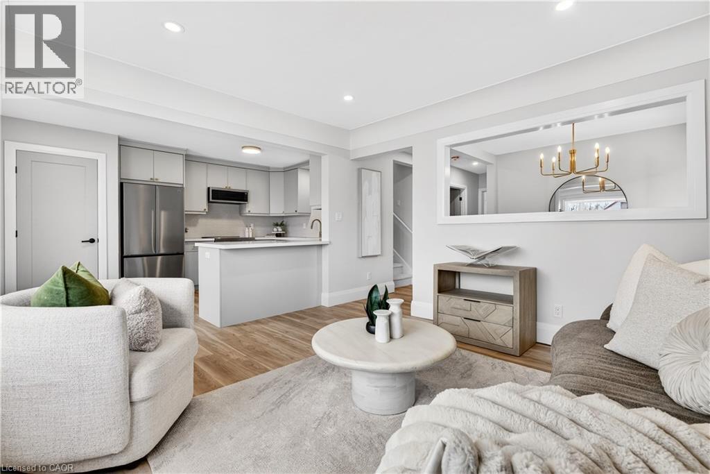 330 EAST 15TH Street Unit# Upper, Hamilton, Ontario, L9A4G5 — Photo 8