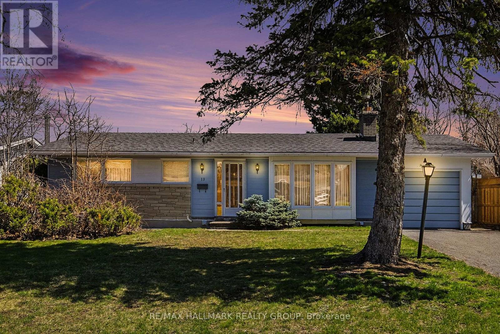 13 BEAUMARIS DRIVE, Ottawa, Ontario, K2H7K1 — Photo 2