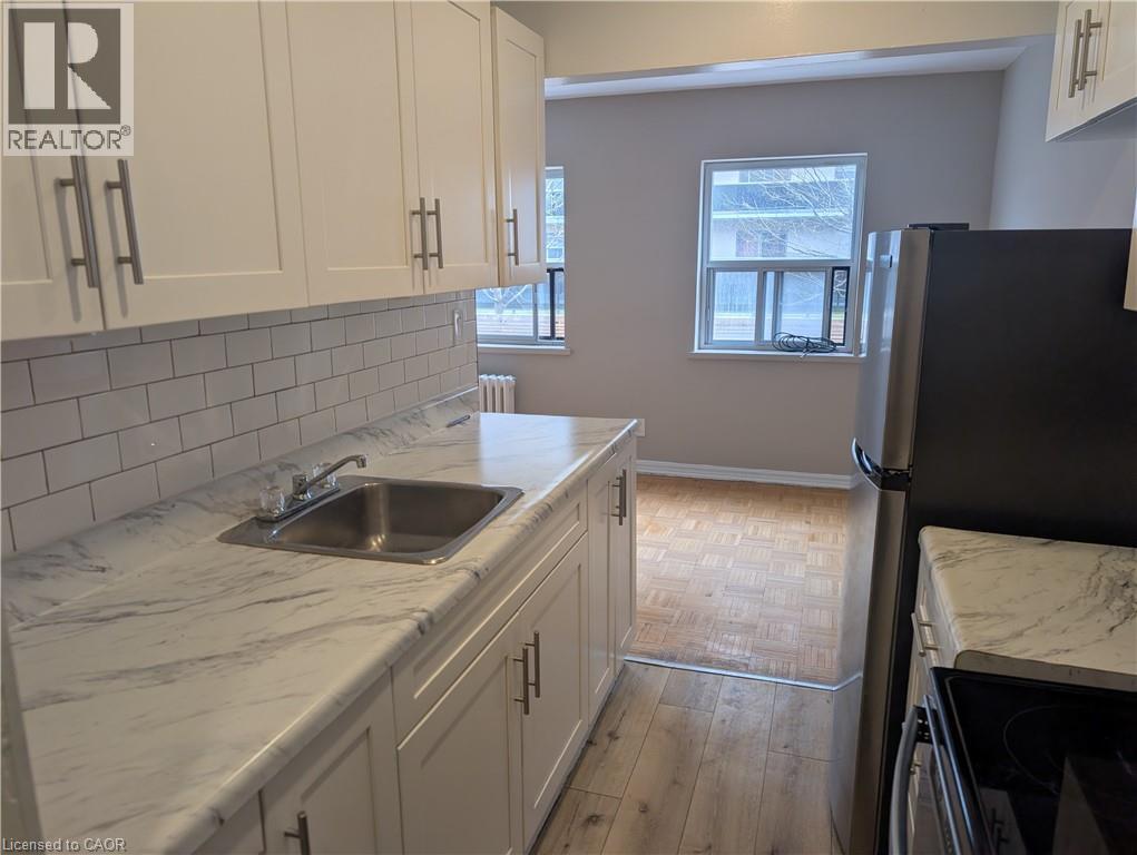 2049 PROSPECT Street Unit# 53, Burlington, Ontario, L7R1Z2 — Photo 2