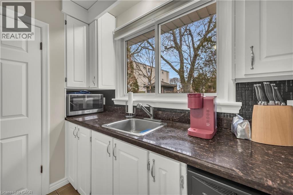 39 BLAND Avenue, Stoney Creek, Ontario, L8G3R2 — Photo 5