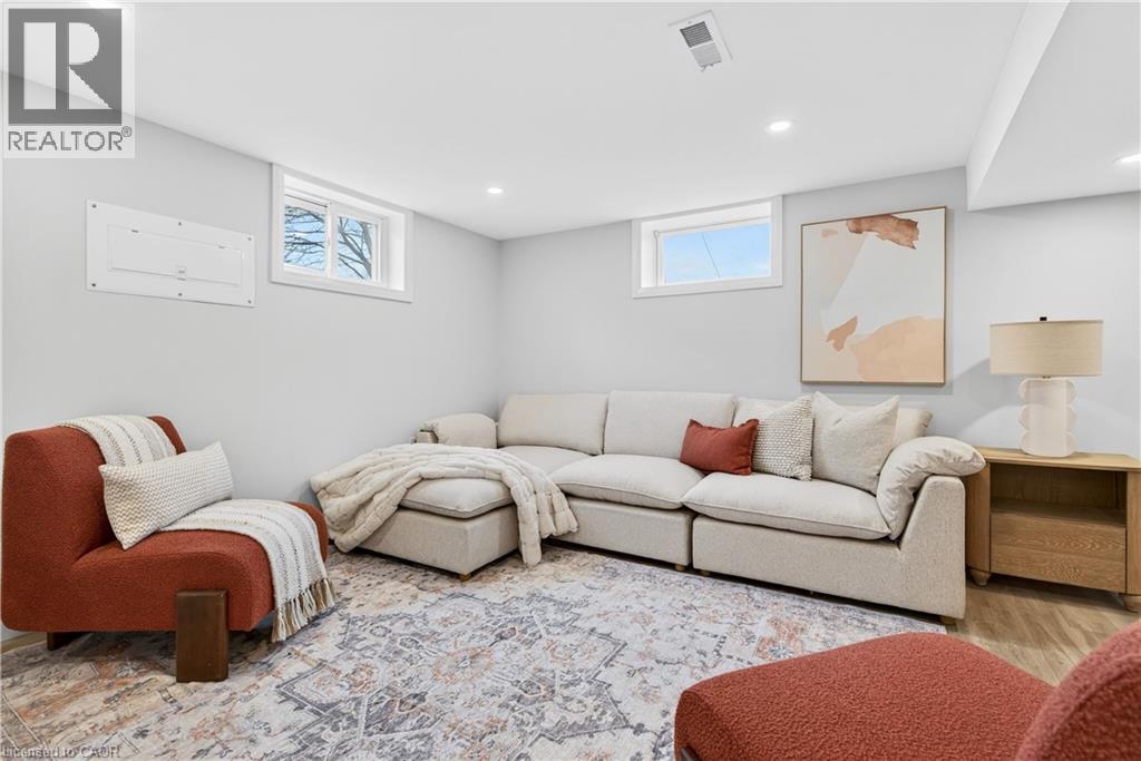 330 EAST 15TH Street Unit# Lower, Hamilton, Ontario, L9A4G5 — Photo 38