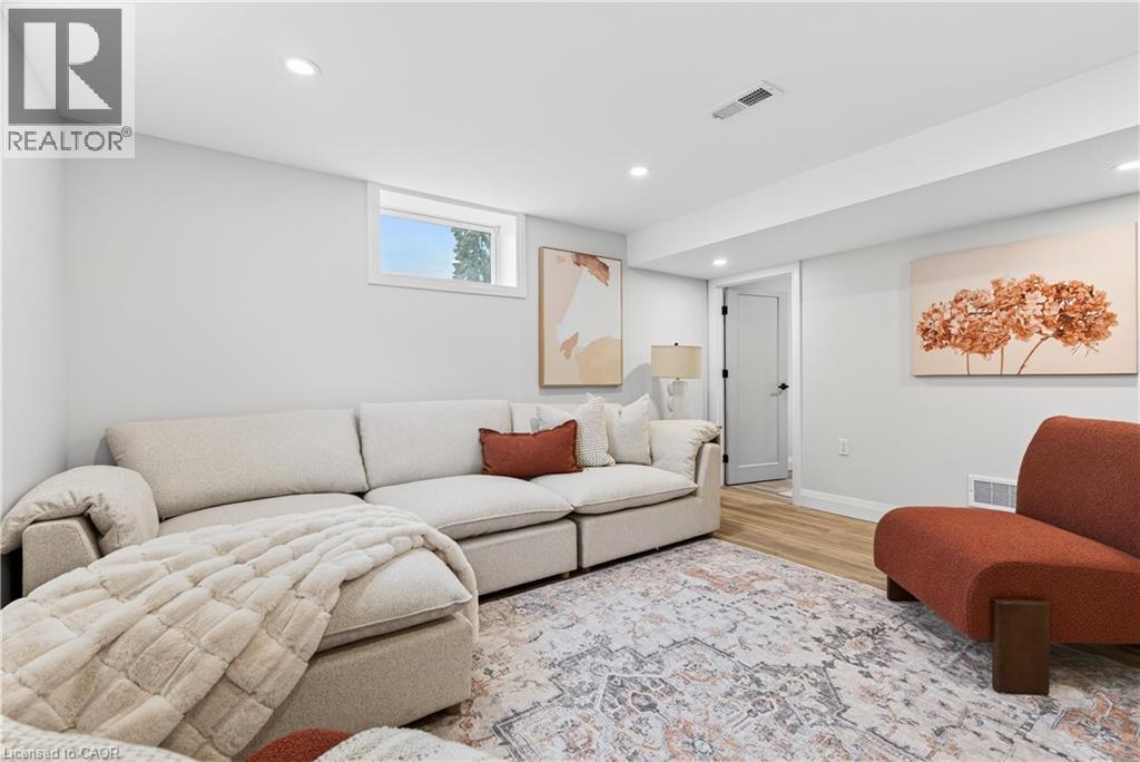 330 EAST 15TH Street Unit# Lower, Hamilton, Ontario, L9A4G5 — Photo 39