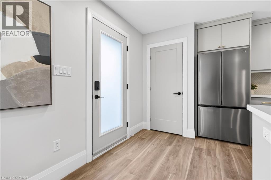 330 EAST 15TH Street Unit# Lower, Hamilton, Ontario, L9A4G5 — Photo 4