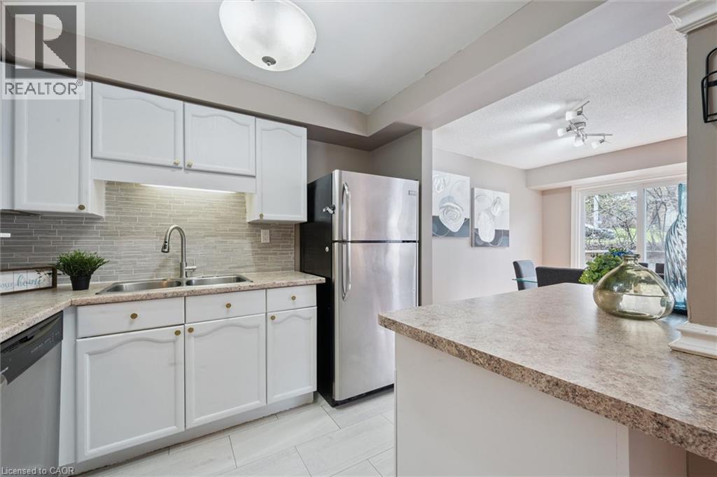 365 PIONEER Drive Unit# 25, Kitchener, Ontario, N2P2A6 — Photo 13