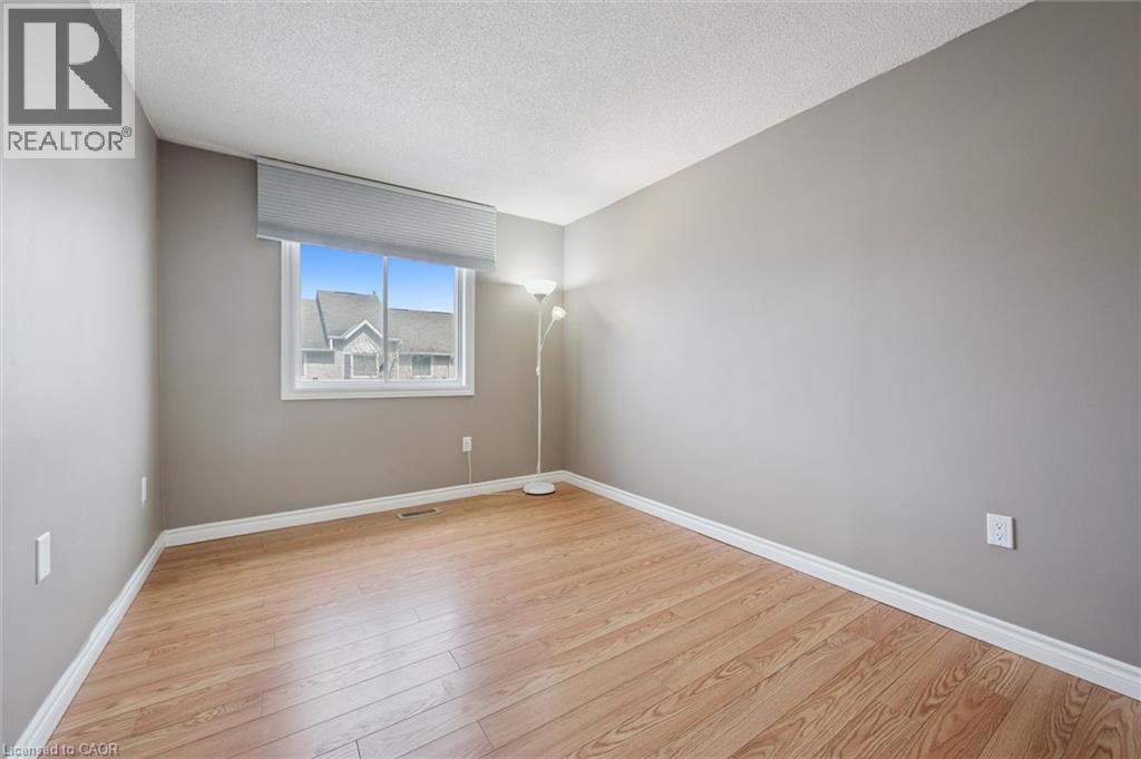 365 PIONEER Drive Unit# 25, Kitchener, Ontario, N2P2A6 — Photo 19