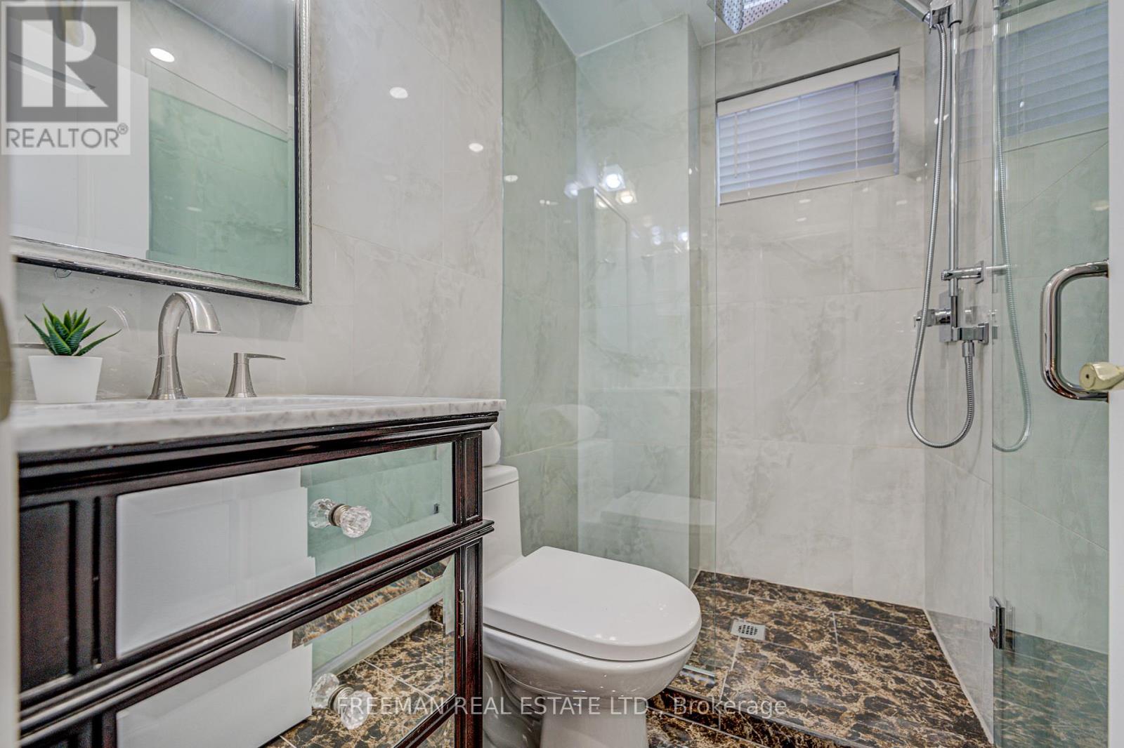 MAIN&2ND FLOOR - 916 MANNING AVENUE, Toronto (Annex), Ontario, M6G2X4 — Photo 13