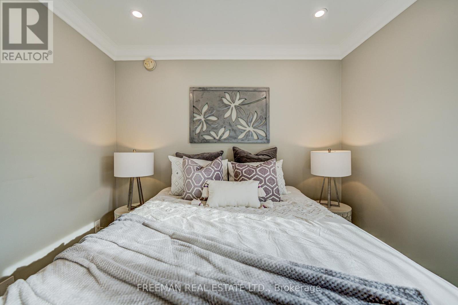 MAIN&2ND FLOOR - 916 MANNING AVENUE, Toronto (Annex), Ontario, M6G2X4 — Photo 25