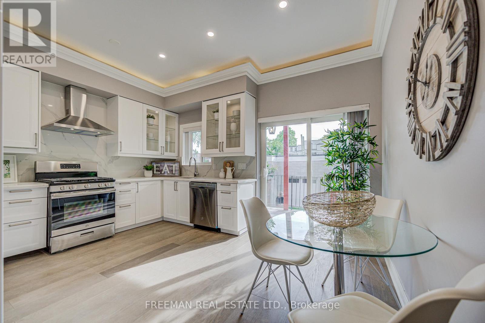 MAIN&2ND FLOOR - 916 MANNING AVENUE, Toronto (Annex), Ontario, M6G2X4 — Photo 6