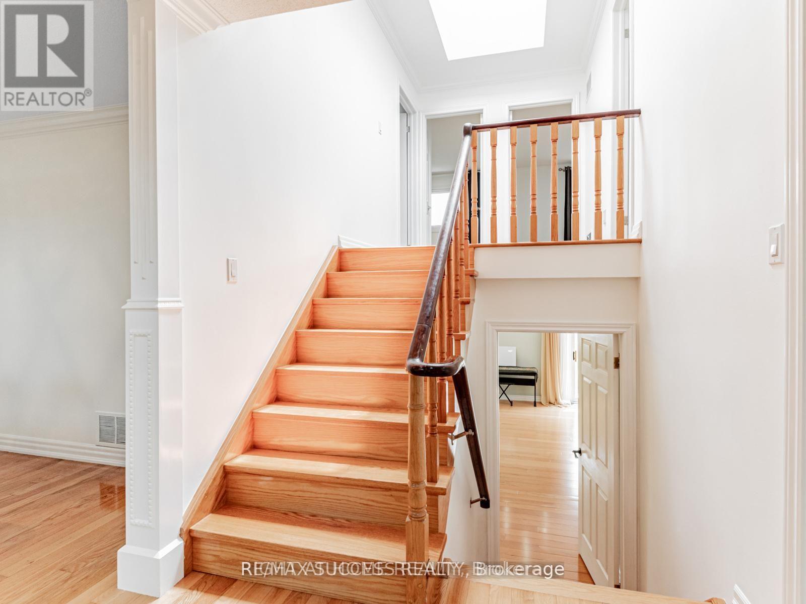 UPPER - 7 POINT O'WOODS DRIVE, Vaughan (Glen Shields), Ontario, L4K2E1 — Photo 12