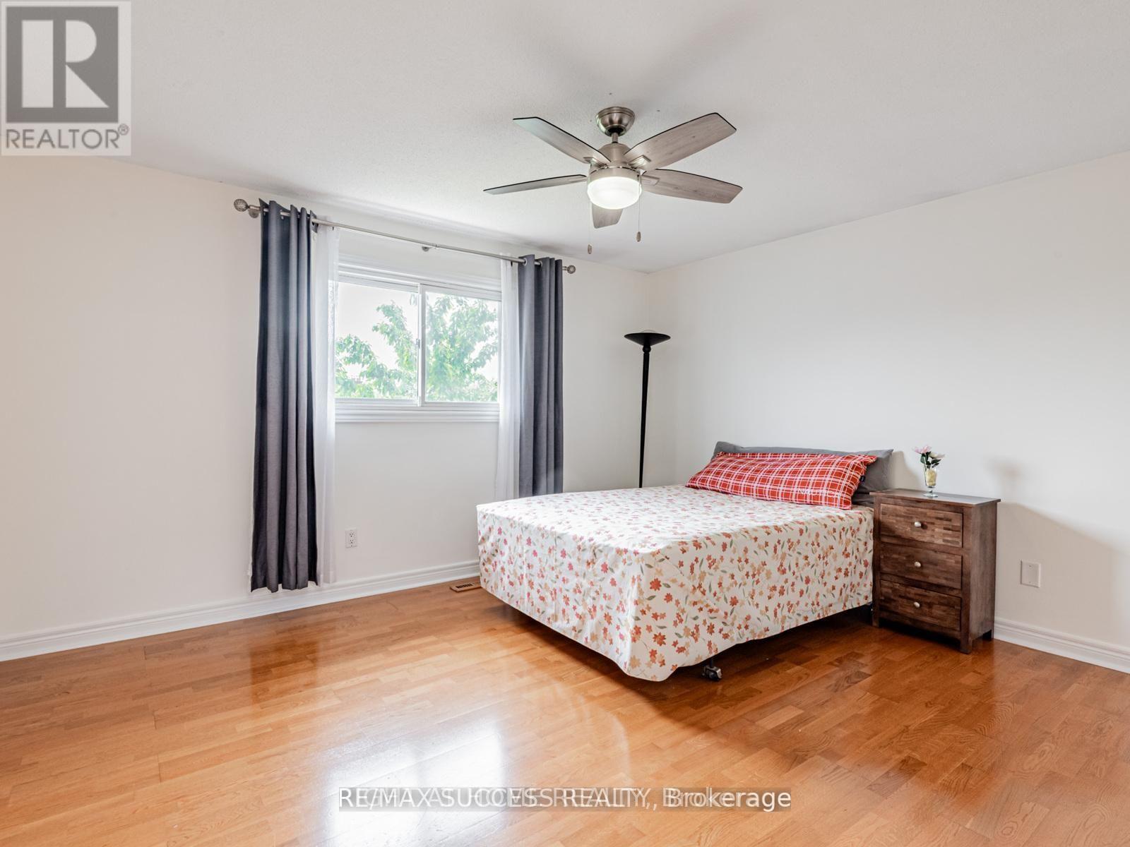 UPPER - 7 POINT O'WOODS DRIVE, Vaughan (Glen Shields), Ontario, L4K2E1 — Photo 13