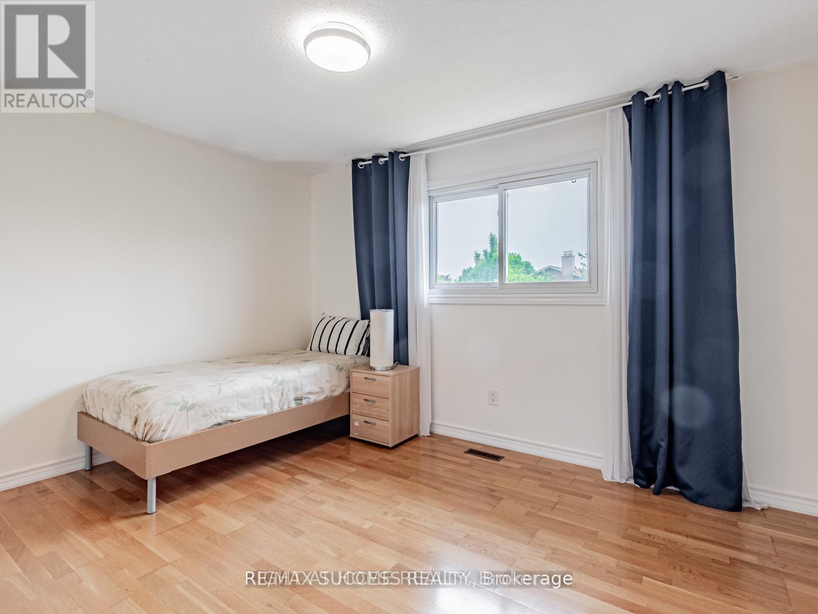 UPPER - 7 POINT O'WOODS DRIVE, Vaughan (Glen Shields), Ontario, L4K2E1 — Photo 16