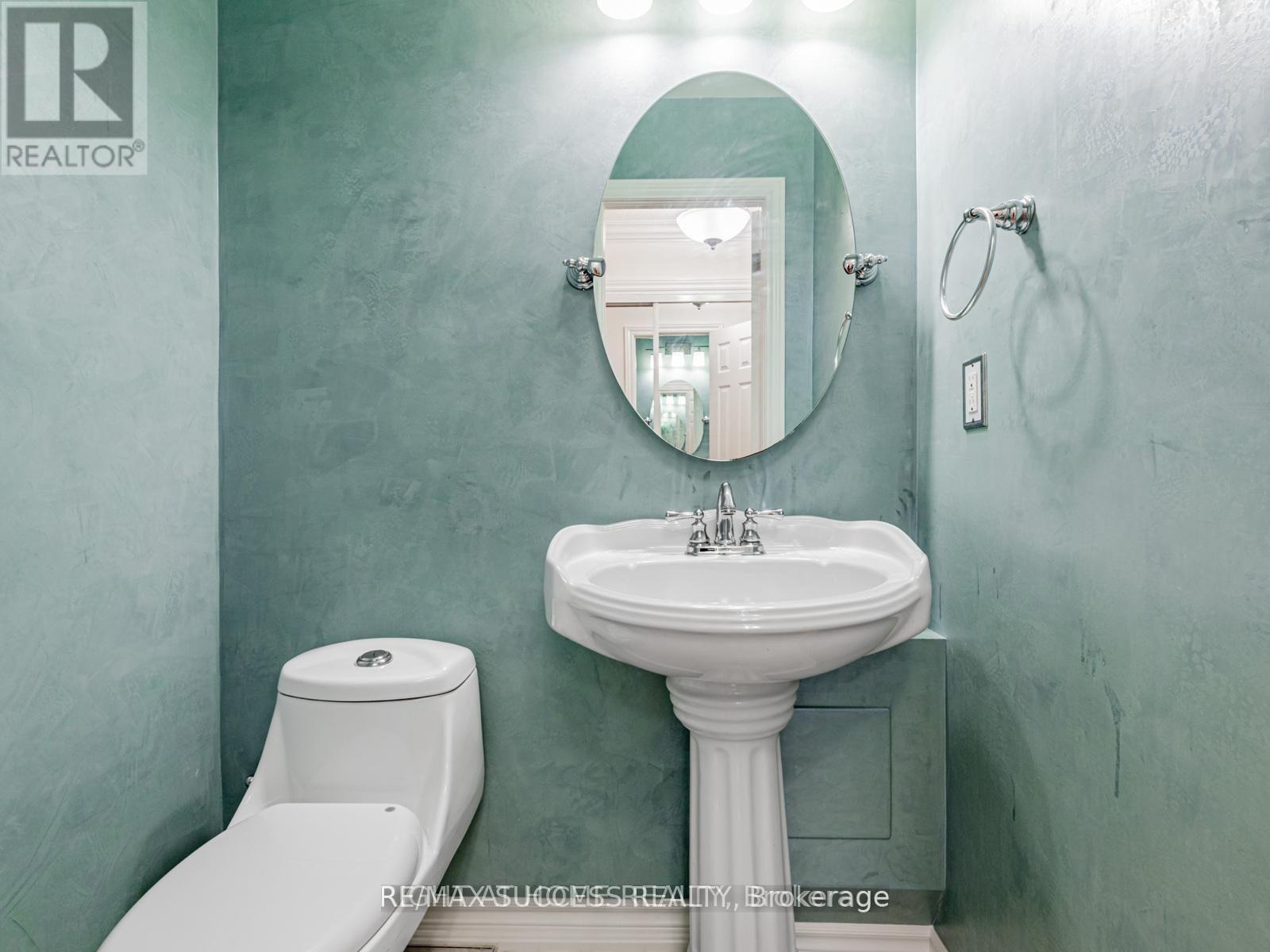 UPPER - 7 POINT O'WOODS DRIVE, Vaughan (Glen Shields), Ontario, L4K2E1 — Photo 19