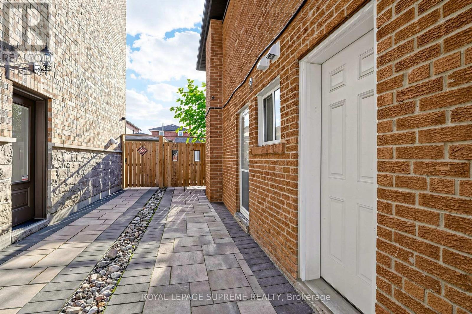 46 CHISWICK AVENUE, Toronto (Brookhaven-Amesbury), Ontario, M6M4T9 — Photo 34