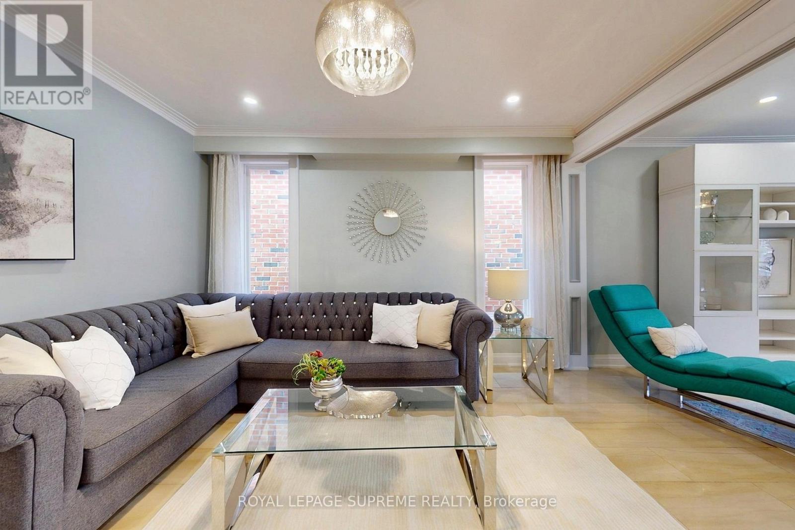 46 CHISWICK AVENUE, Toronto (Brookhaven-Amesbury), Ontario, M6M4T9 — Photo 6