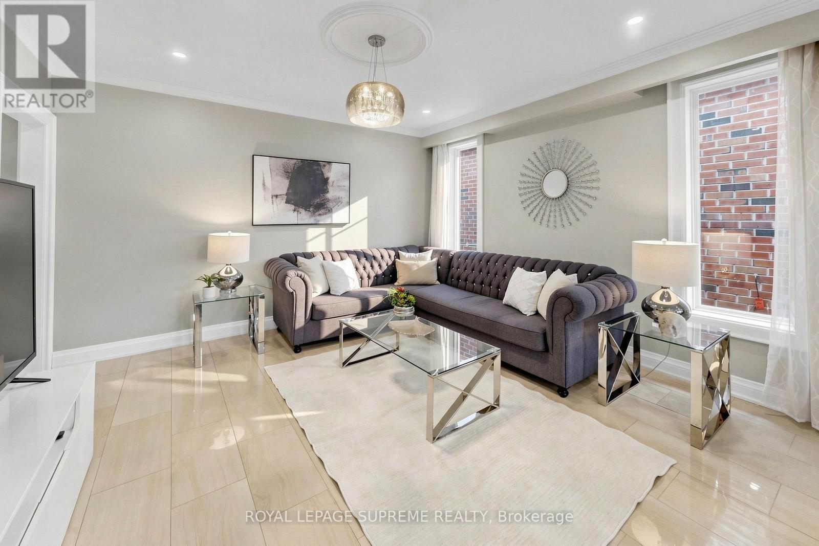 46 CHISWICK AVENUE, Toronto (Brookhaven-Amesbury), Ontario, M6M4T9 — Photo 7