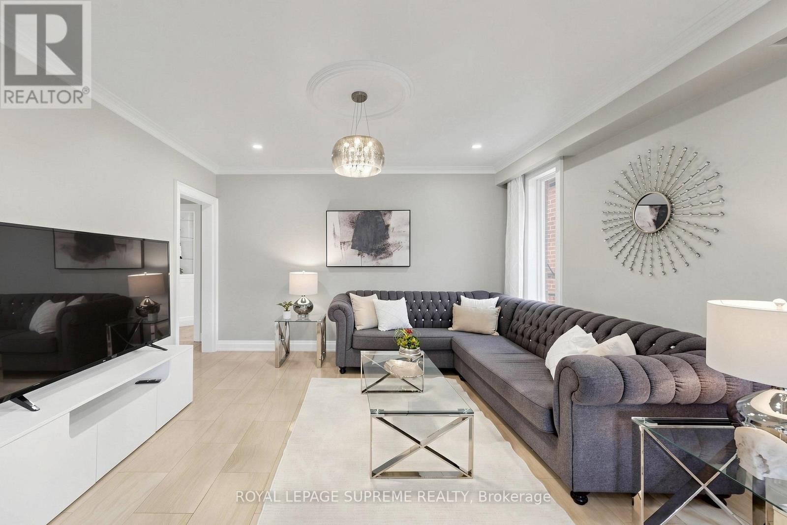 46 CHISWICK AVENUE, Toronto (Brookhaven-Amesbury), Ontario, M6M4T9 — Photo 8