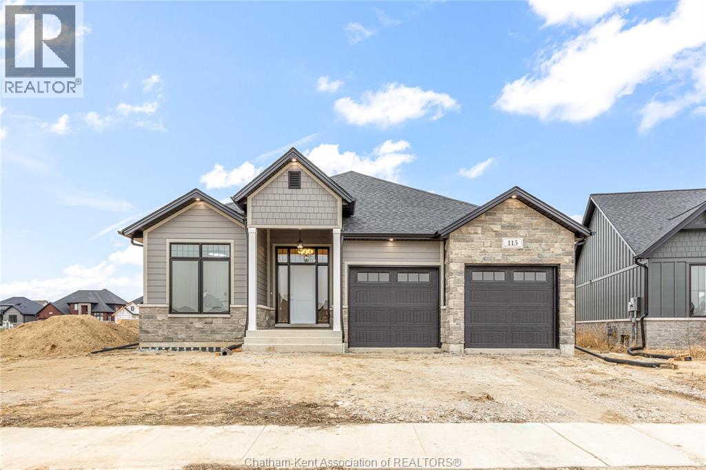 64 BLOOMINGTON WAY, Chatham, Ontario, N7L0H2 — Photo 3