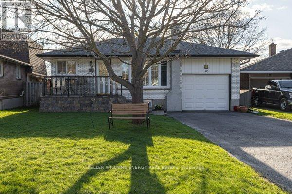 70 ORIOLE COURT, Oshawa (Donevan), Ontario, L1H6Y5 — Photo 2