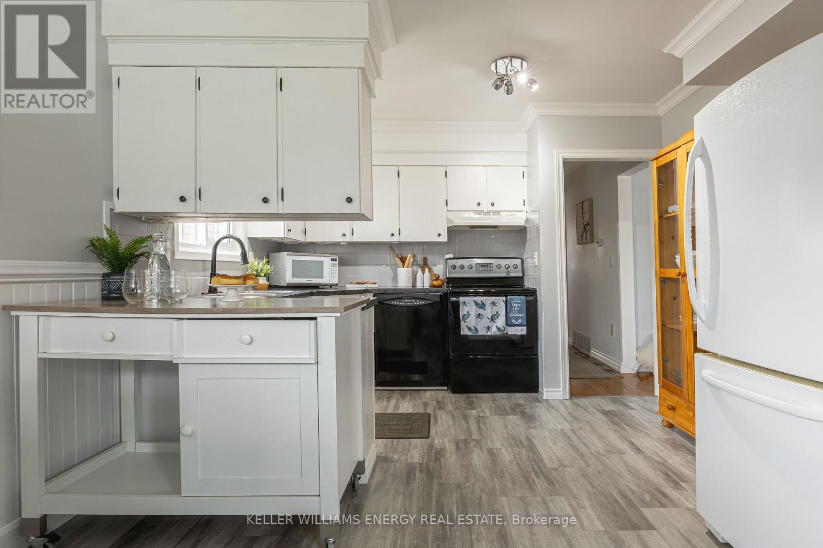 70 ORIOLE COURT, Oshawa (Donevan), Ontario, L1H6Y5 — Photo 5