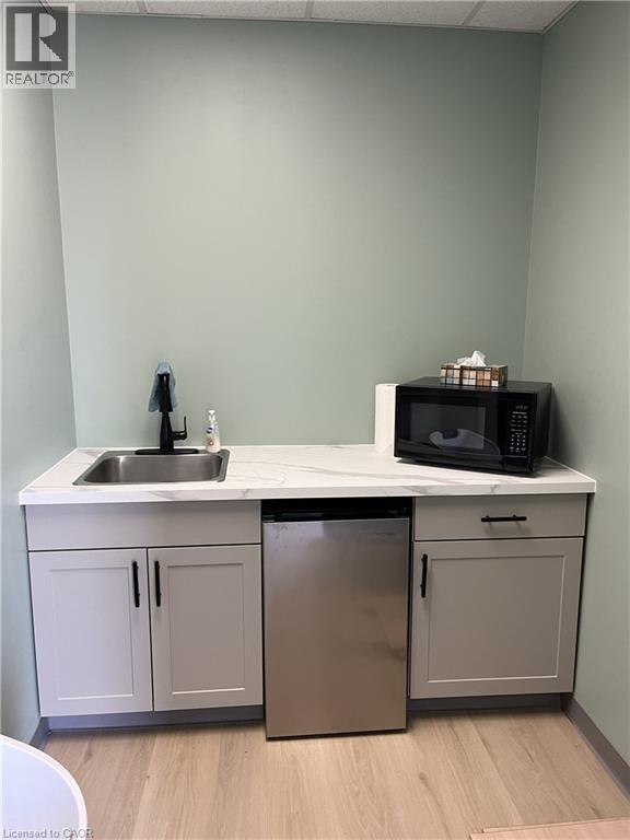 370 UNIVERSITY Avenue E Unit# 105B, Waterloo, Ontario, N2K3N2 — Photo 5