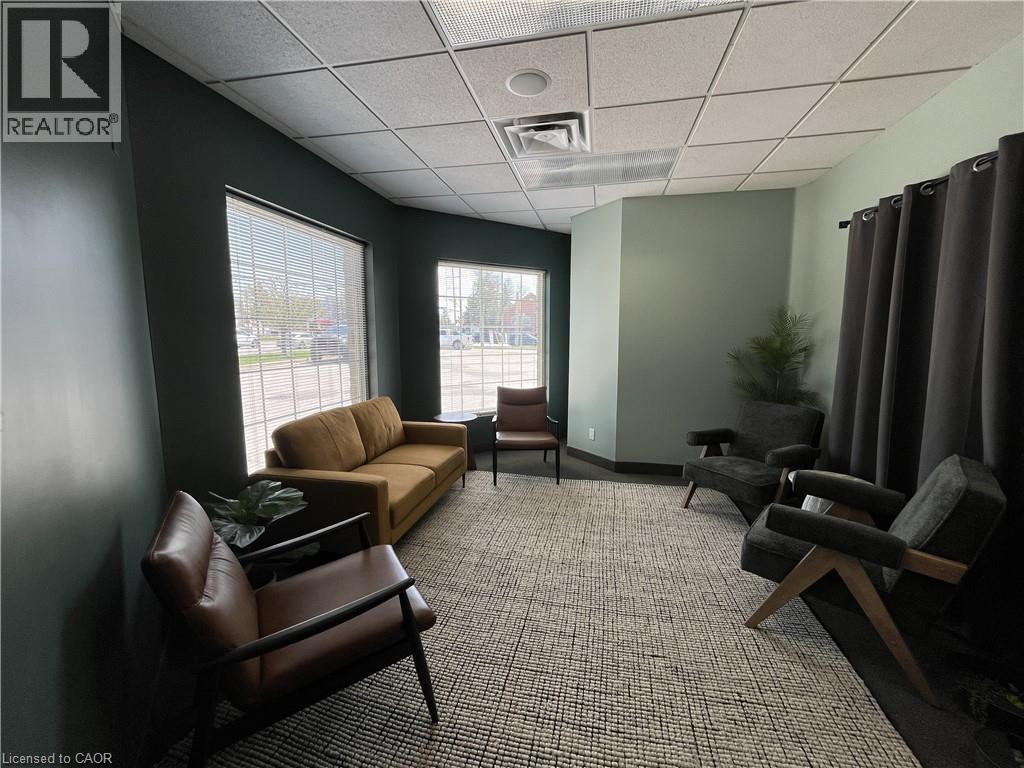 370 UNIVERSITY Avenue E Unit# 105B, Waterloo, Ontario, N2K3N2 — Photo 6