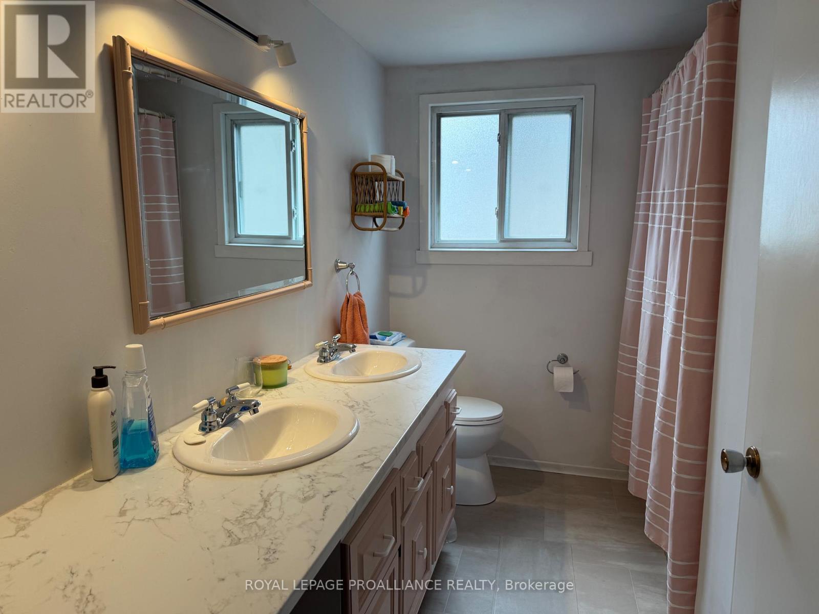 125 JAMES STREET W, Brockville, Ontario, K6V4A3 — Photo 22