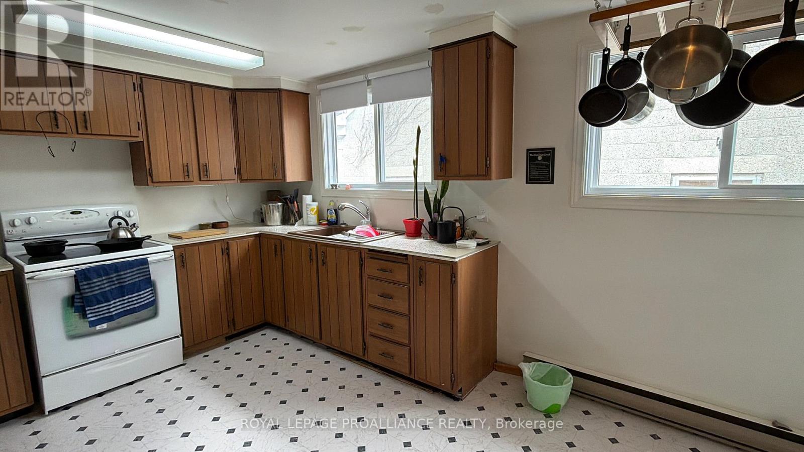 125 JAMES STREET W, Brockville, Ontario, K6V4A3 — Photo 25