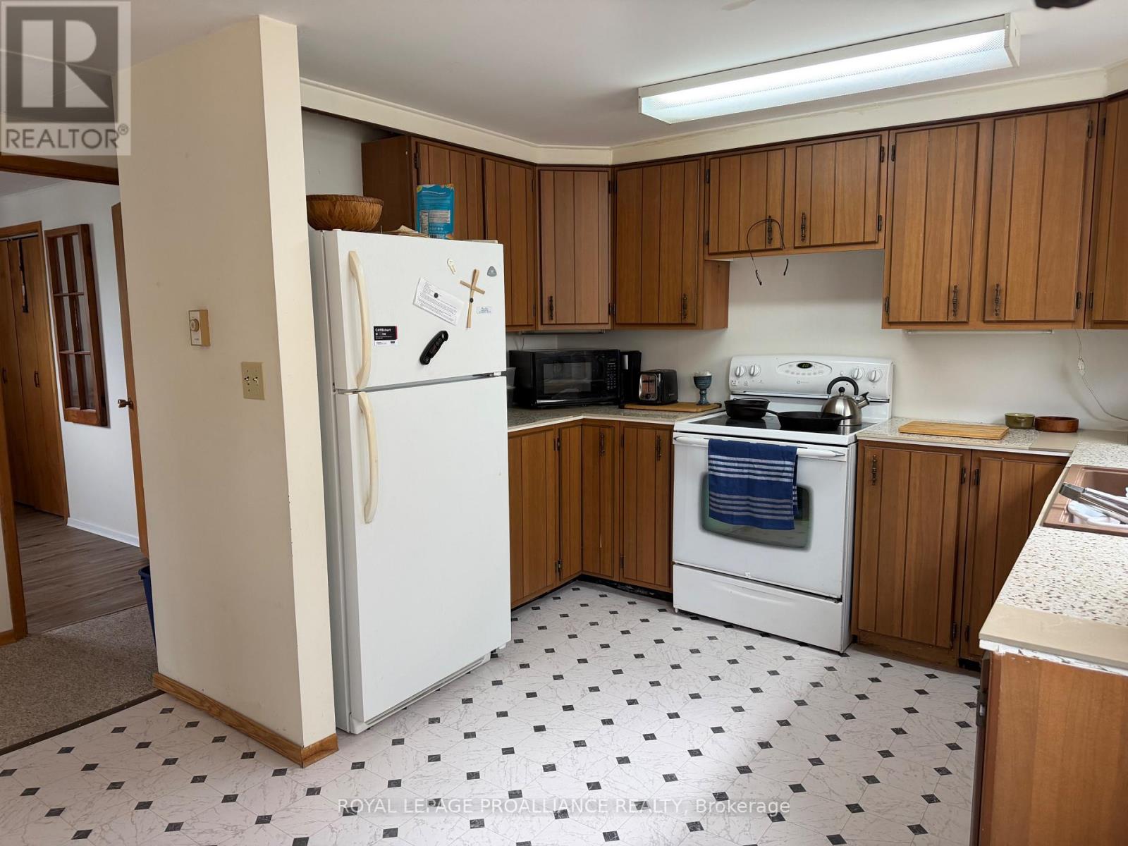 125 JAMES STREET W, Brockville, Ontario, K6V4A3 — Photo 26