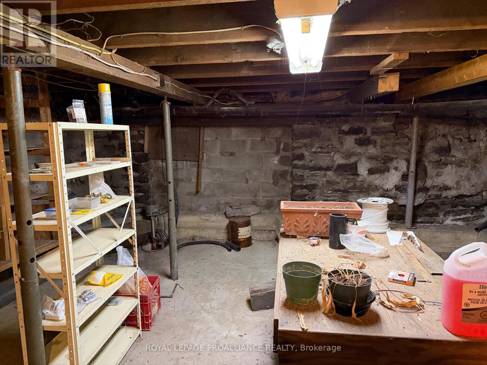 125 JAMES STREET W, Brockville, Ontario, K6V4A3 — Photo 32